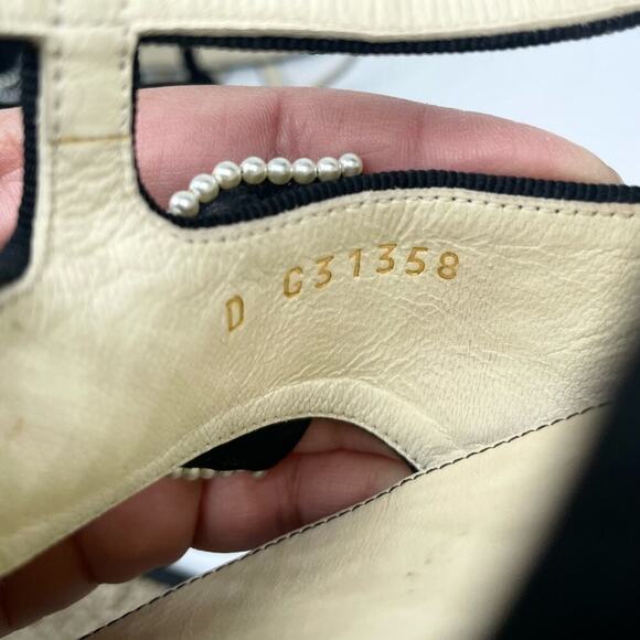 CHANEL Black leather/ Satin caged pearl embellished bow block heel sandals EU40 - Picture 13 of 14